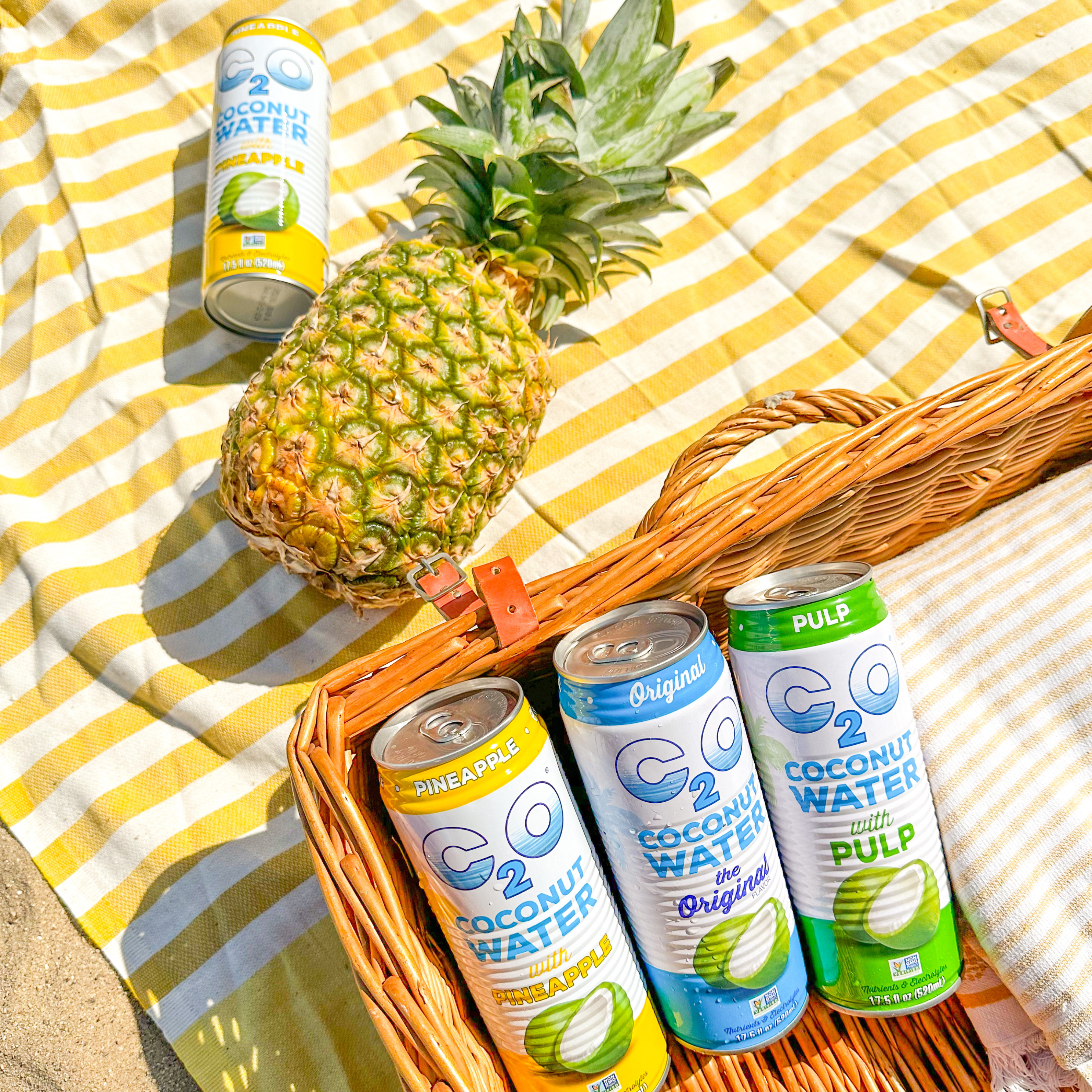 Coconut Water with Pineapple - 17.5 fl oz (12-pack)