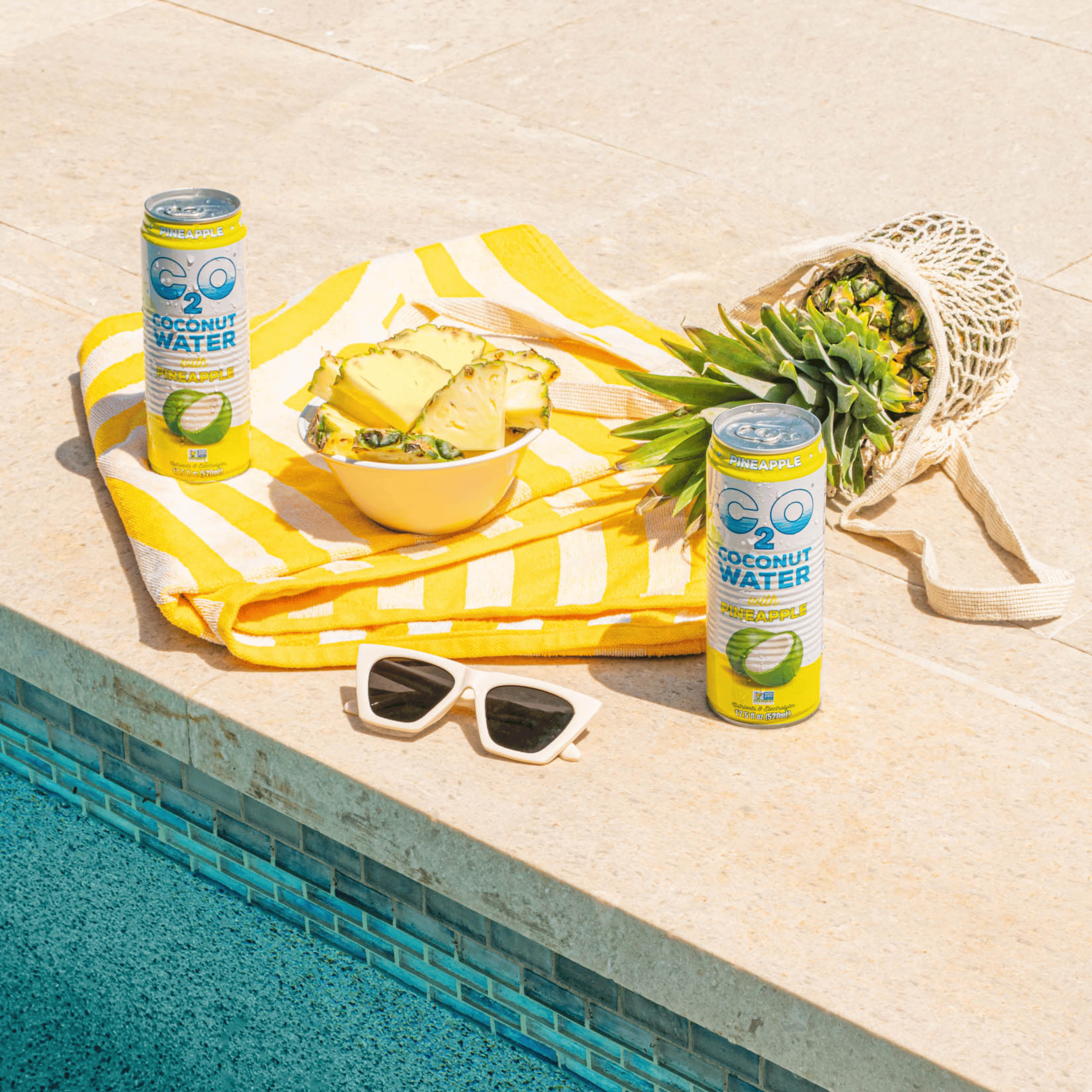 Coconut Water with Pineapple - 17.5 fl oz (12-pack)